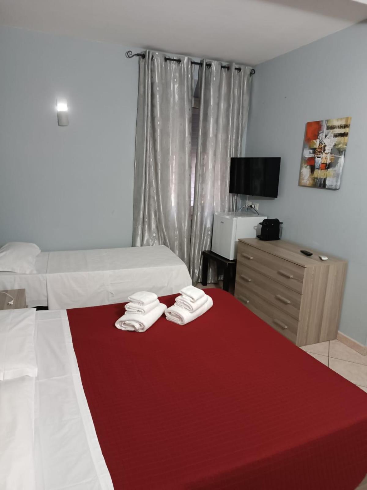 Ferienwohnung Affitti Only Sleep Bagno Privato Parma Exterior foto